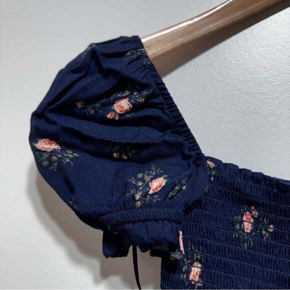 Reformation Floral Crop Top Square Neck Smocked Bodice Size 8 In Navy Blue NWT - Picture 5 of 9